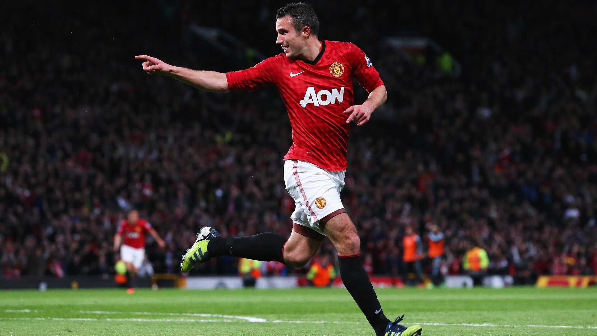 逆境中的“铁血硬汉”：坚不可摧的防线故事，铁血硬汉形象